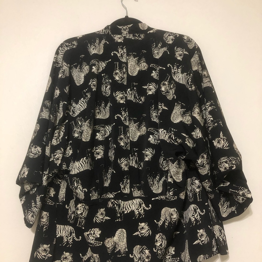 Tiger Jacket - Picture 2 of 3